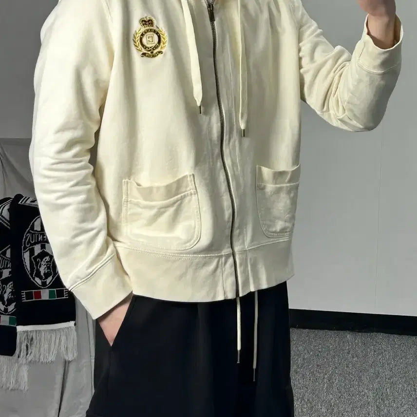 [BUNJANG] Chaps Embroidered Logo Beige Hoodie Zip-up / 챕스 자수로고 베이지 후드집업