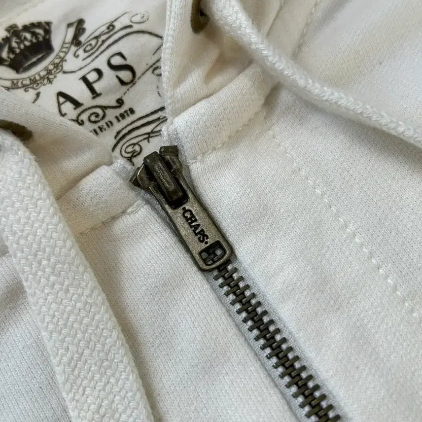 [BUNJANG] Chaps Embroidered Logo Beige Hoodie Zip-up / 챕스 자수로고 베이지 후드집업