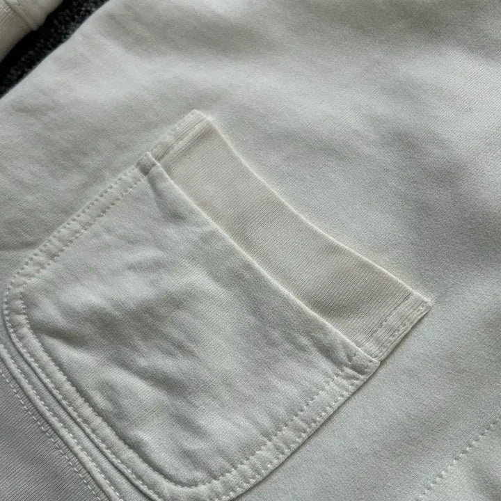 [BUNJANG] Chaps Embroidered Logo Beige Hoodie Zip-up / 챕스 자수로고 베이지 후드집업