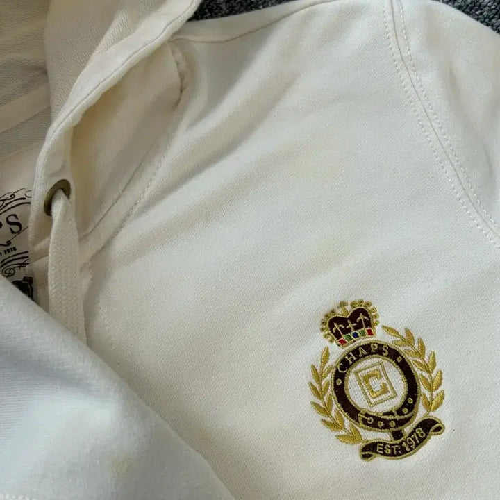 [BUNJANG] Chaps Embroidered Logo Beige Hoodie Zip-up / 챕스 자수로고 베이지 후드집업