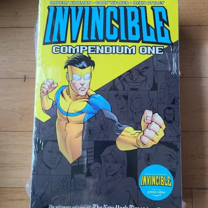 [BUNJANG] Invincible Compendium One / 인빈시블 컴펜디움 1 (Invincible Compendium One)