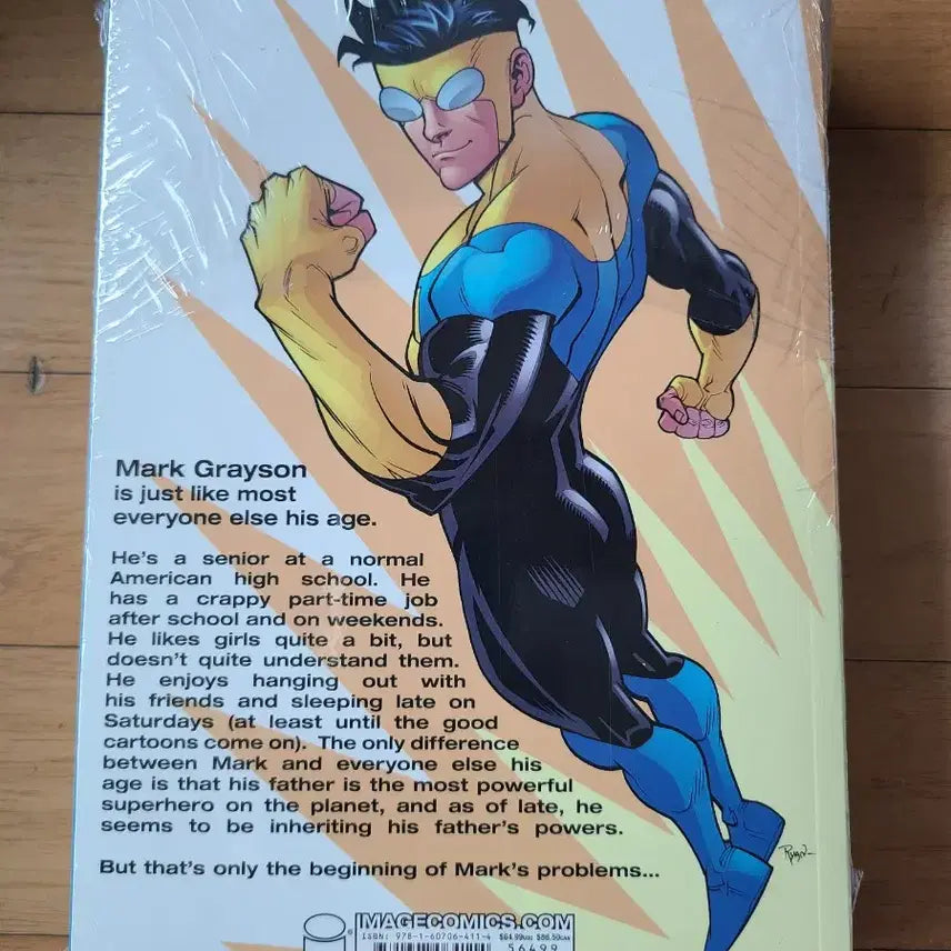 [BUNJANG] Invincible Compendium One / 인빈시블 컴펜디움 1 (Invincible Compendium One)