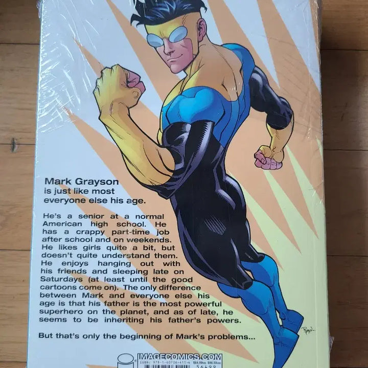 [BUNJANG] Invincible Compendium One / 인빈시블 컴펜디움 1 (Invincible Compendium One)