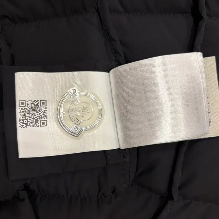 [BUNJANG] Moncler Long Down Padded Coat / 몽클레어 롱 패딩
