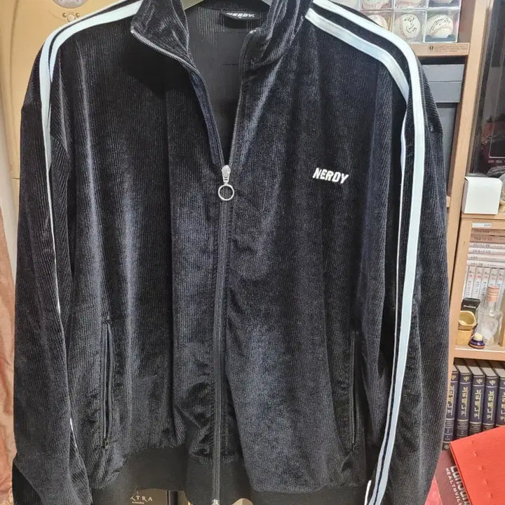 [BUNJANG] Nerdy Corduroy Velvet Training Set / 널디 코듀로이 벨벳  트레이닝 세트 입니다.