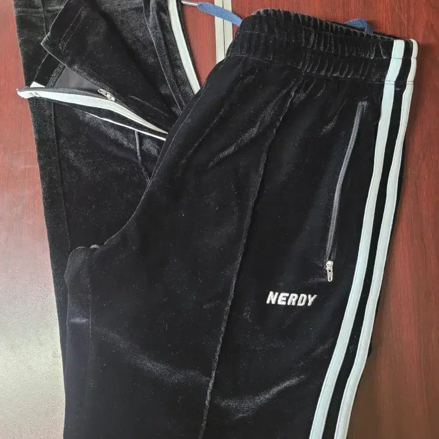 [BUNJANG] Nerdy Corduroy Velvet Training Set / 널디 코듀로이 벨벳  트레이닝 세트 입니다.