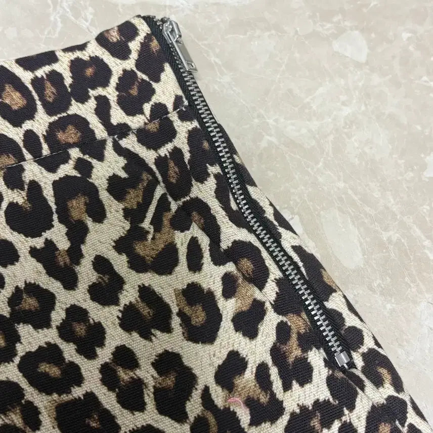 [BUNJANG] ZARA Leopard Print Shorts / (S) 자라 호피 숏팬츠