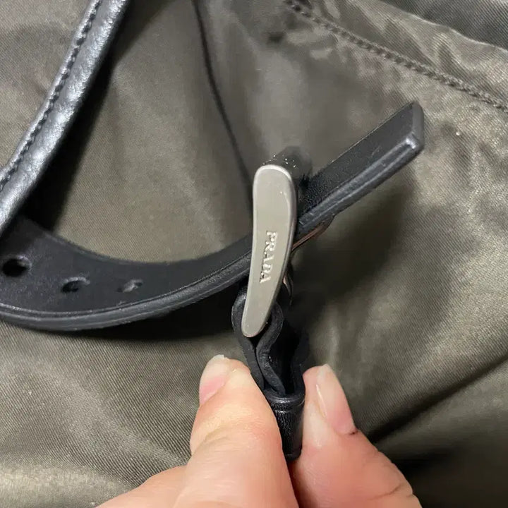 [BUNJANG] Prada Khaki Crossbody Bag / 프라다 크로스백 카키