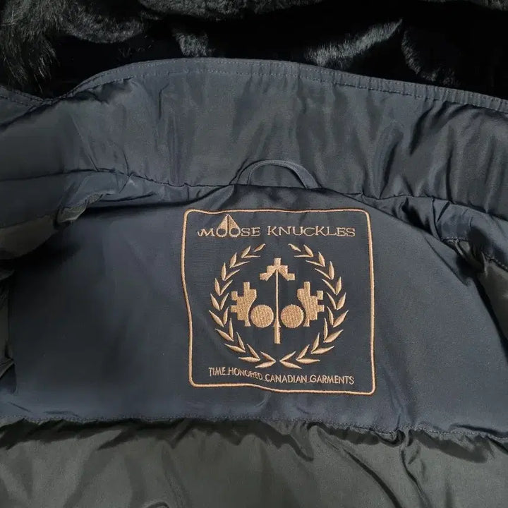 [BUNJANG] Moose Knuckles Gold Trim Padded Jacket / 무스너클 금장 패딩