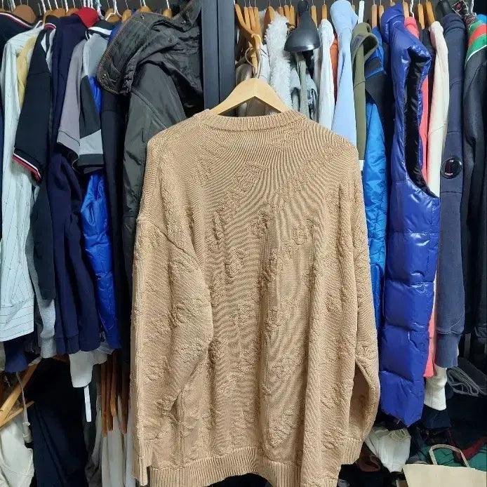 [BUNJANG] Balenciaga All Over Logo Oversized Knit / 발렌시아가 올오버 로고 오버사이즈 딥베이지 니트 m 백화점판