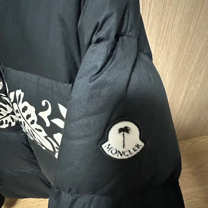 [BUNJANG] Moncler Palm Angels Padded Jacket / 몽클레어 팜엔젤스 패딩