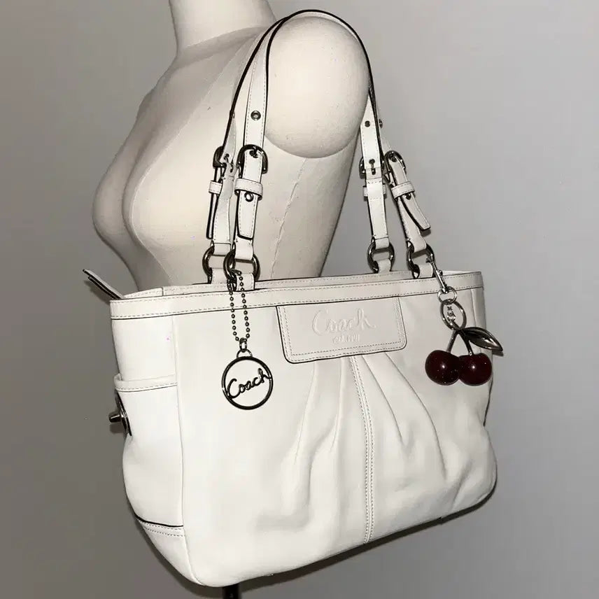 [BUNJANG] Coach Basic Shoulder Bag / Coach white basic shoulder bag