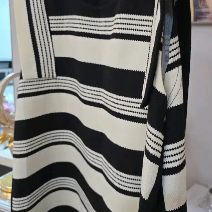 [BUNJANG] Striped Knit Mini Dress / 큐티 스트라이프 니트 원피스 44-66