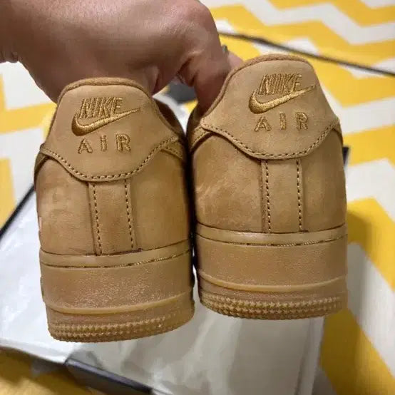 [BUNJANG] Nike x Supreme Air Force 1 'Wheat' Sneakers / [255]나이키x슈프림된장포스