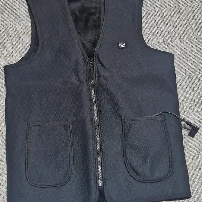 [BUNJANG] Black USB Charging Heated Vest (M Size) / 검정색 발열조끼 USB 충전식. M사이즈.
