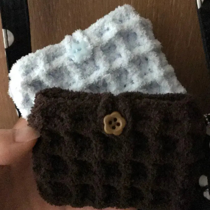 [BUNJANG] Handmade Waffle Knit Wallet - Brown 02 / [handmade] 폭닥 와플 뜨개지갑_brown 02