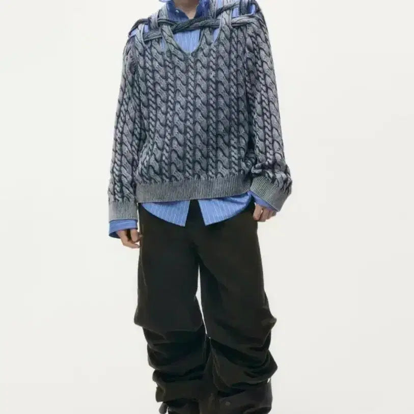 [BUNJANG] H&M Glenn Martens Cable Knit Cutout Sweater / 새상품) H&M X 글렌 마틴스 케이블 니트 컷아웃 스웨터 M