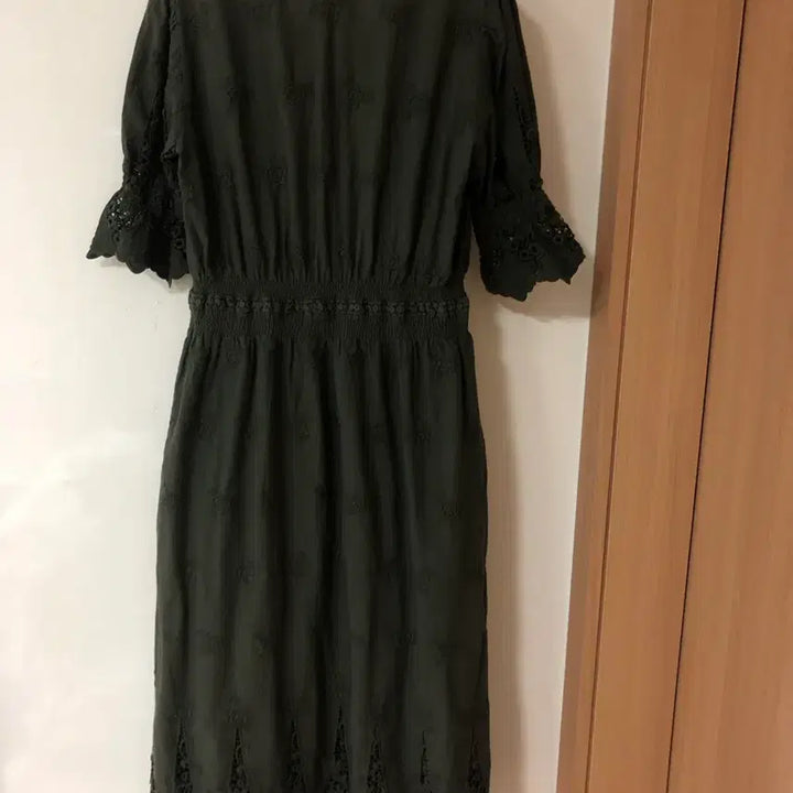 [BUNJANG] Studio Tomboy Lace Embroidered Eyelet Long Dress Robe Jacket / 스튜디오톰보이 20년 레이스 자수 반팔 아일렛 펀칭 롱 원피스 로브 자켓