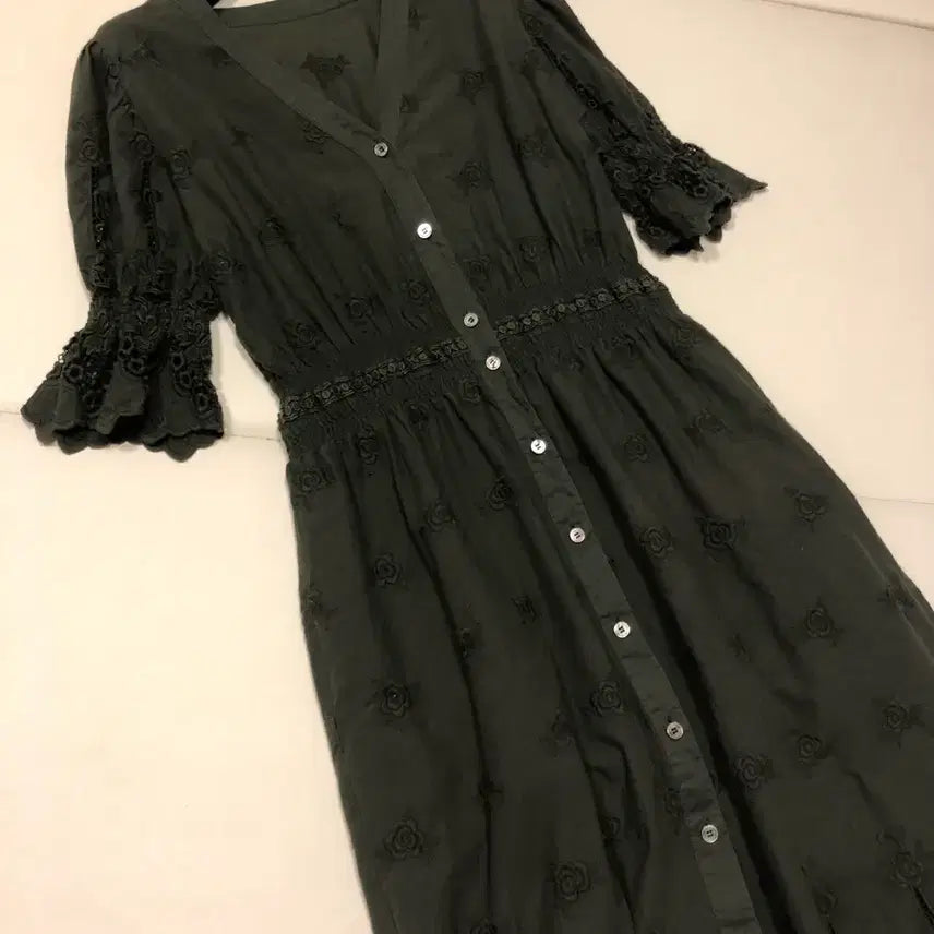[BUNJANG] Studio Tomboy Lace Embroidered Eyelet Long Dress Robe Jacket / 스튜디오톰보이 20년 레이스 자수 반팔 아일렛 펀칭 롱 원피스 로브 자켓