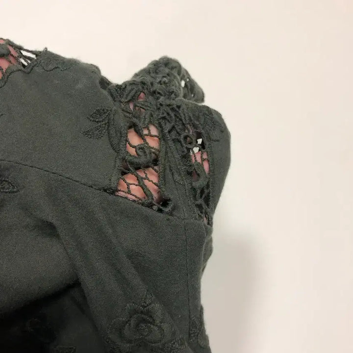 [BUNJANG] Studio Tomboy Lace Embroidered Eyelet Long Dress Robe Jacket / 스튜디오톰보이 20년 레이스 자수 반팔 아일렛 펀칭 롱 원피스 로브 자켓