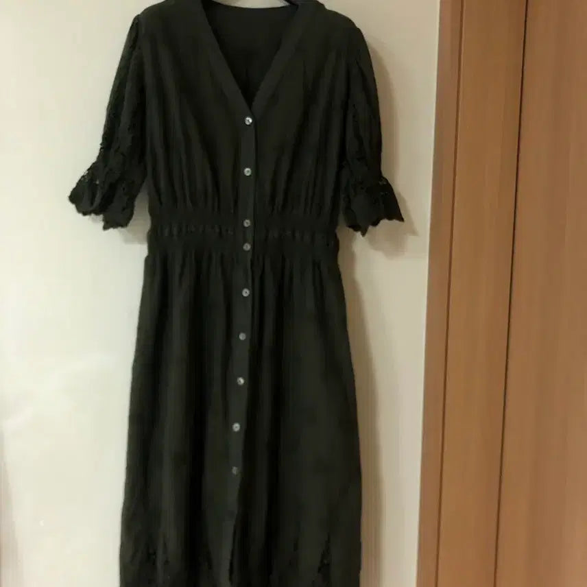[BUNJANG] Studio Tomboy Lace Embroidered Eyelet Long Dress Robe Jacket / 스튜디오톰보이 20년 레이스 자수 반팔 아일렛 펀칭 롱 원피스 로브 자켓