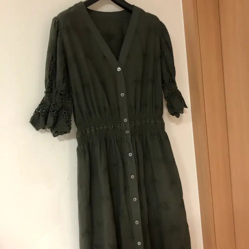 [BUNJANG] Studio Tomboy Lace Embroidered Eyelet Long Dress Robe Jacket / 스튜디오톰보이 20년 레이스 자수 반팔 아일렛 펀칭 롱 원피스 로브 자켓