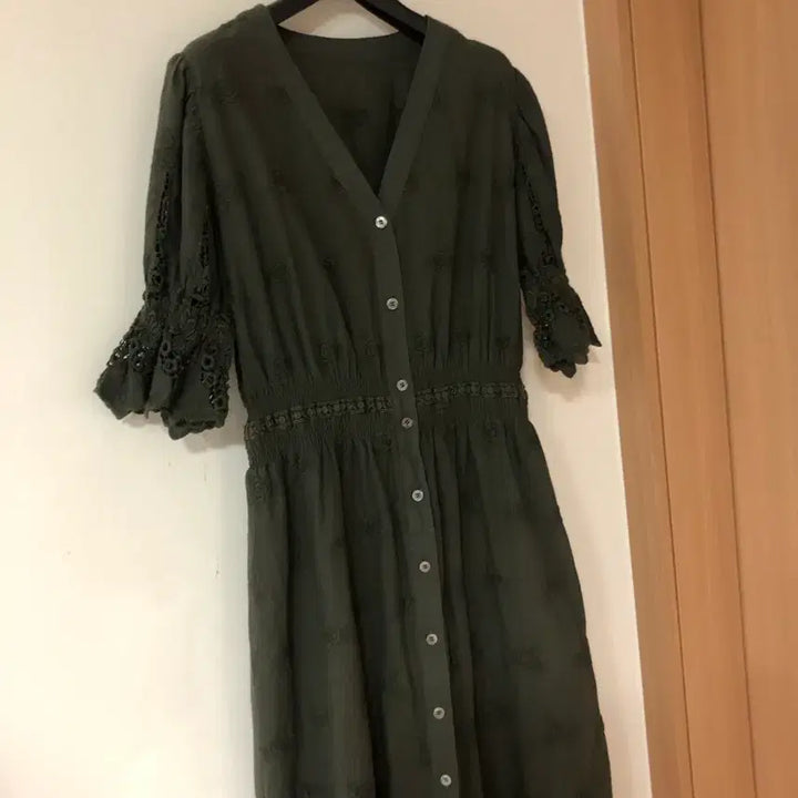 [BUNJANG] Studio Tomboy Lace Embroidered Eyelet Long Dress Robe Jacket / 스튜디오톰보이 20년 레이스 자수 반팔 아일렛 펀칭 롱 원피스 로브 자켓