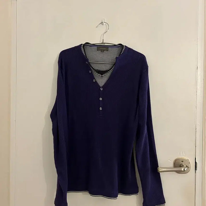 [SOLD OUT] 락시크 스트라이프 슬림핏 긴팔 티셔츠