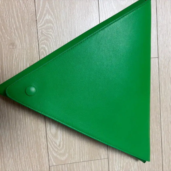 [BUNJANG] Bottega Veneta Triangle Pouch / 보테가베네타 삼각 파우치 세제품