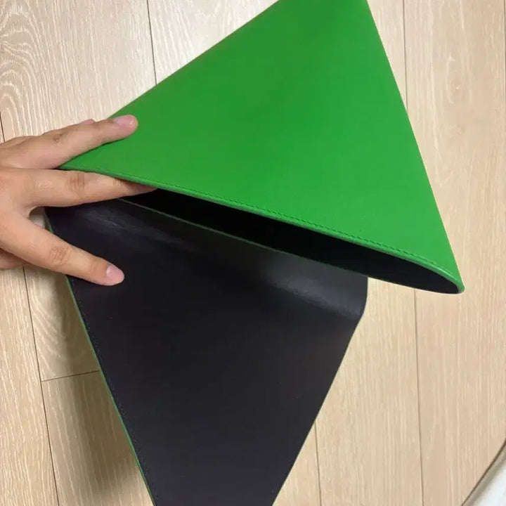 [BUNJANG] Bottega Veneta Triangle Pouch / 보테가베네타 삼각 파우치 세제품