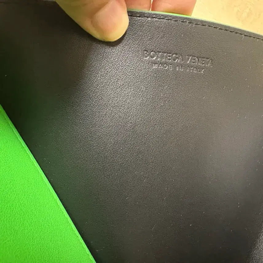 [BUNJANG] Bottega Veneta Triangle Pouch / 보테가베네타 삼각 파우치 세제품