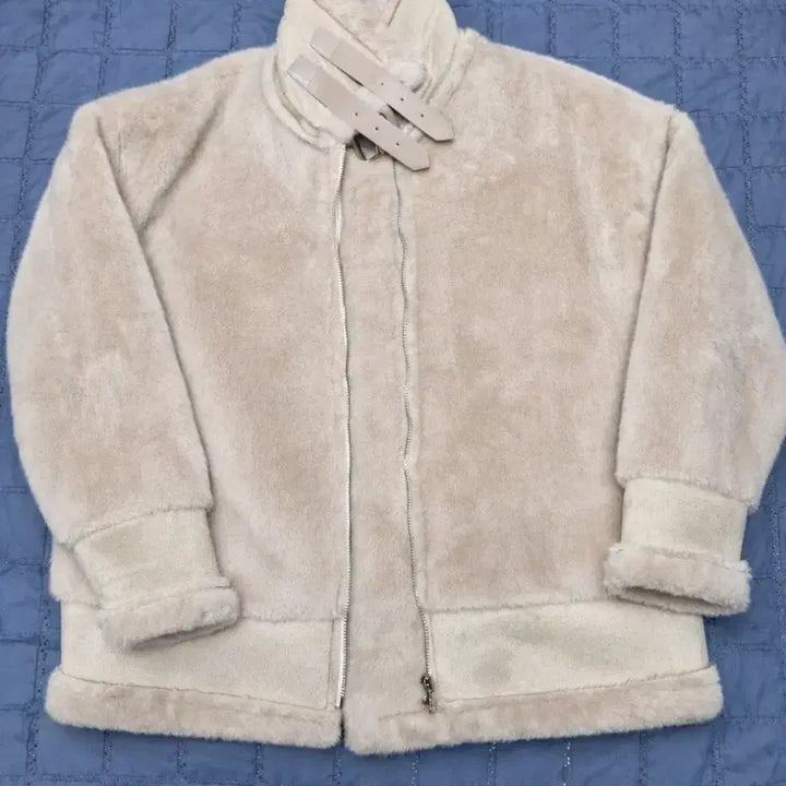 [BUNJANG] Ivory Moustache Jacket / 아이보리 무스탕 자켓