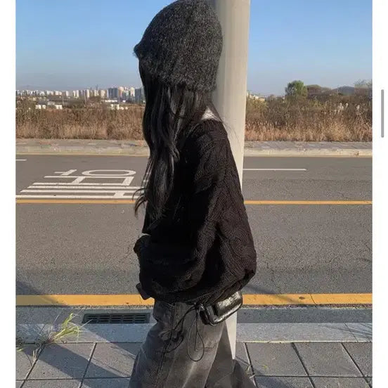 [BUNJANG] One More Bay V-Neck Long Sleeve Knit - Black / 애니원모어 베이 브이넥 롱 소매 니트 블랙