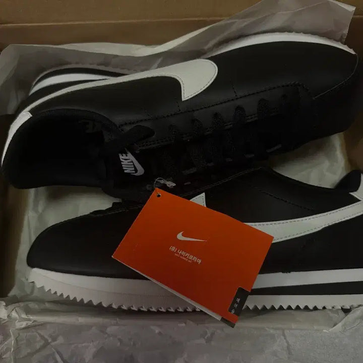 [BUNJANG] Nike Cortez Black White Sneakers / 나이키 코르테즈 블랙 화이트 260새상품팝니다