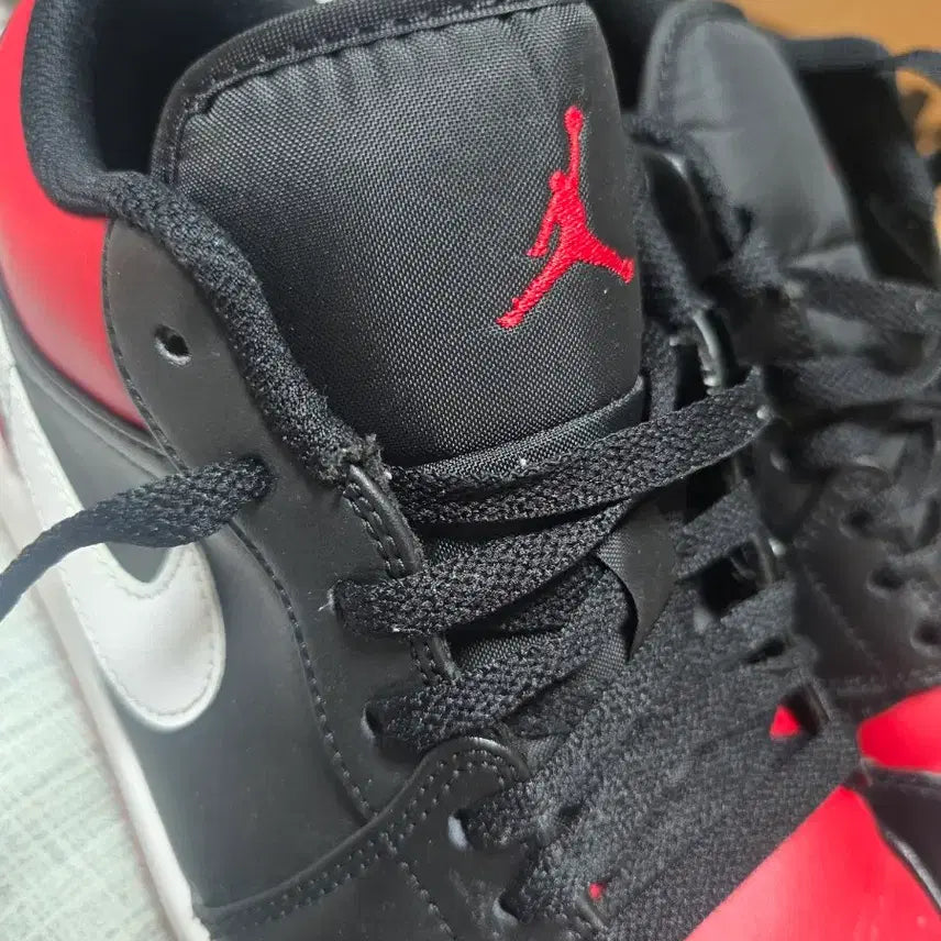 [BUNJANG] Nike Jordan 1 Low White Black Red Sneakers / 나이키정품 조던1 로우 흰빨검 275    나코공홈정품
