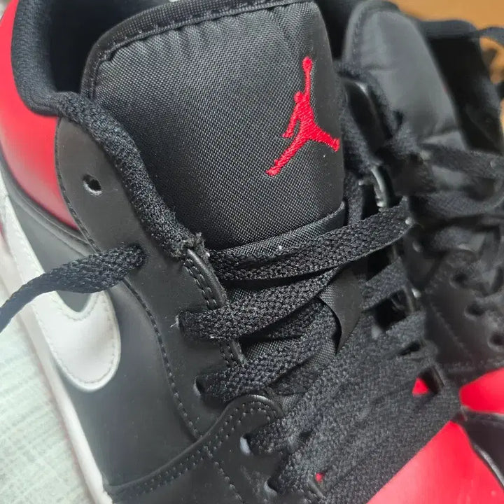 [BUNJANG] Nike Jordan 1 Low White Black Red Sneakers / 나이키정품 조던1 로우 흰빨검 275    나코공홈정품