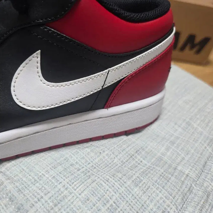 [BUNJANG] Nike Jordan 1 Low White Black Red Sneakers / 나이키정품 조던1 로우 흰빨검 275    나코공홈정품