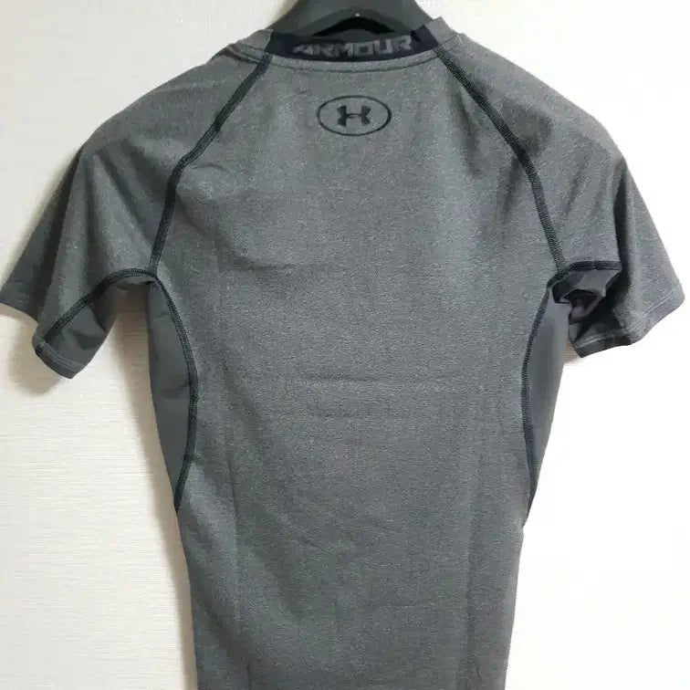 [BUNJANG] Under Armour Top S / 2벌ㅡ언더아머 쫄쫄이 상의 S크기 팝니다