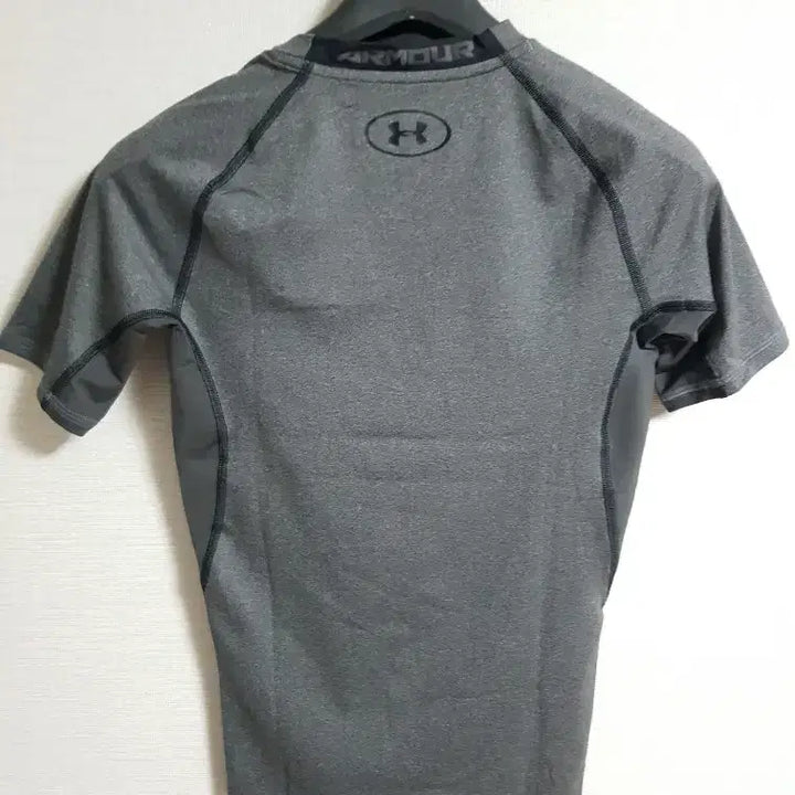 [BUNJANG] Under Armour Top S / 2벌ㅡ언더아머 쫄쫄이 상의 S크기 팝니다