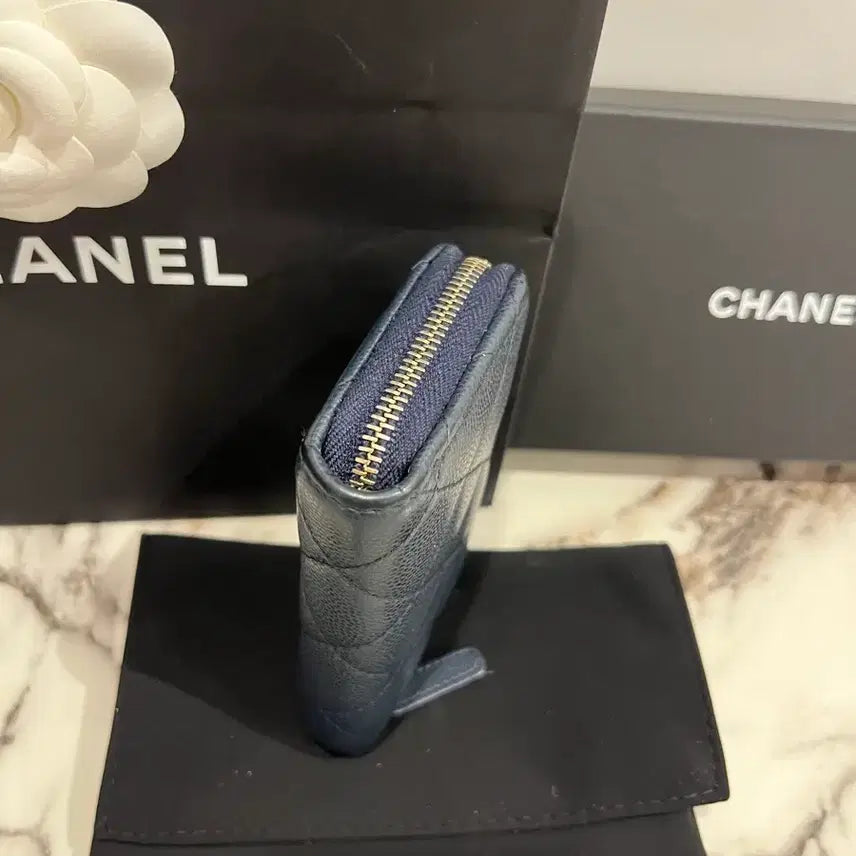 [BUNJANG] Chanel Caviar Card Wallet Navy Gold Hardware / [정품인증O]샤넬 지퍼돌이 캐비어 카드지갑 네이비 금장(31번대)