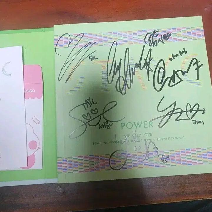 [BUNJANG] STAYC Signed Album / 스테이씨 싸인앨범
