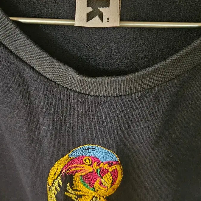 [BUNJANG] Bark Embroidered Sweatshirt 2XL / Bark 앵무새 자수 스웨트셔츠 2xl