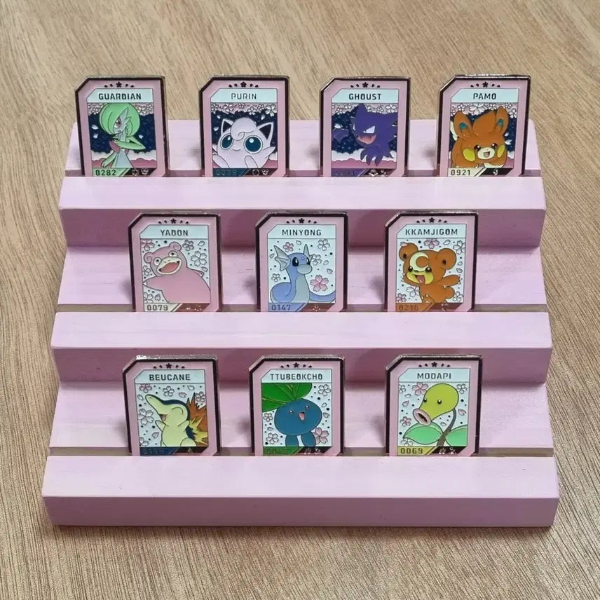 [BUNJANG] Pokemon Isaac Toast Badge + Display Stand / 포켓몬 뱃지 x 이삭 초스트 거치대 포함