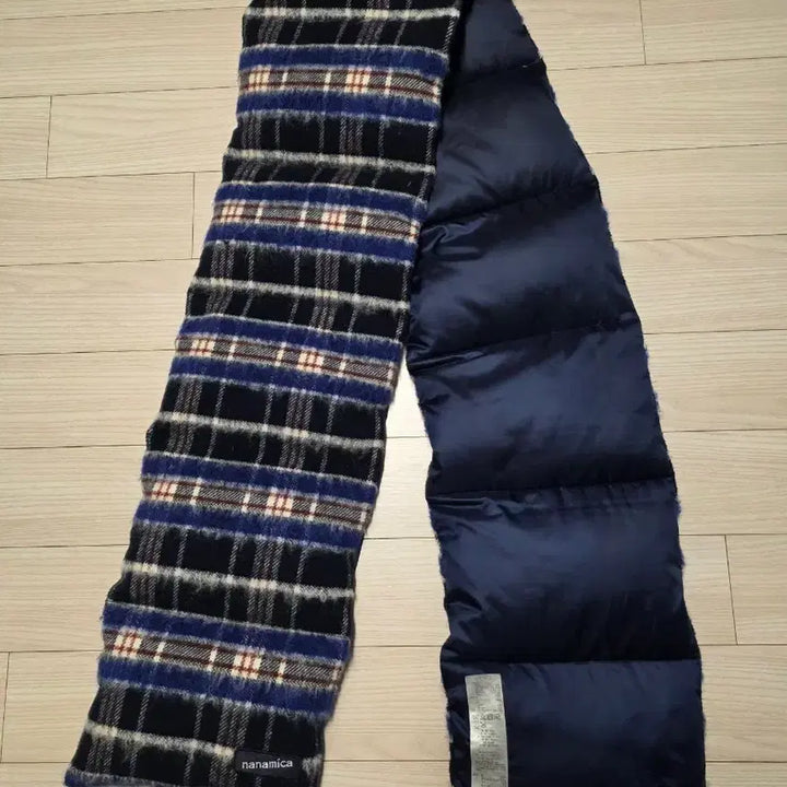 [BUNJANG] Nanamica Check Navy Padded Muffler / 나나미카 체크 네이비 패딩 머플러