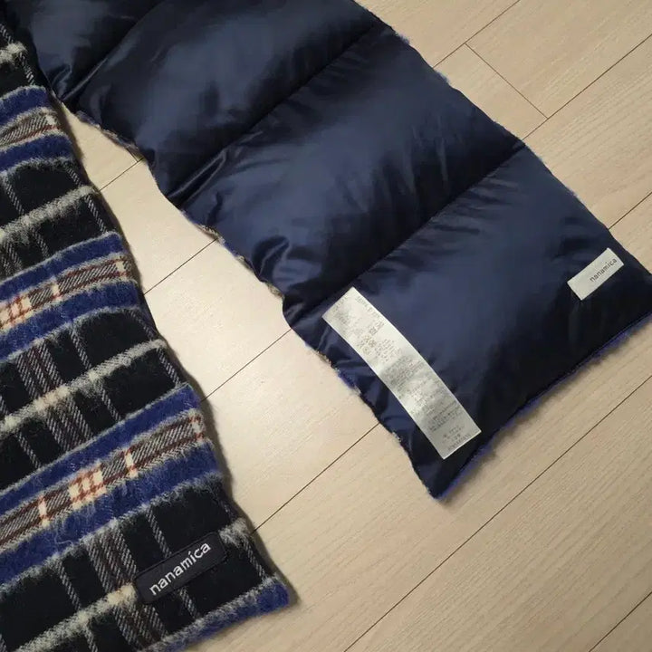 [BUNJANG] Nanamica Check Navy Padded Muffler / 나나미카 체크 네이비 패딩 머플러