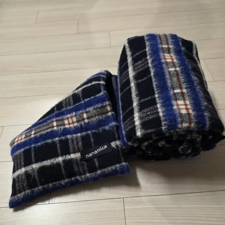 [BUNJANG] Nanamica Check Navy Padded Muffler / 나나미카 체크 네이비 패딩 머플러