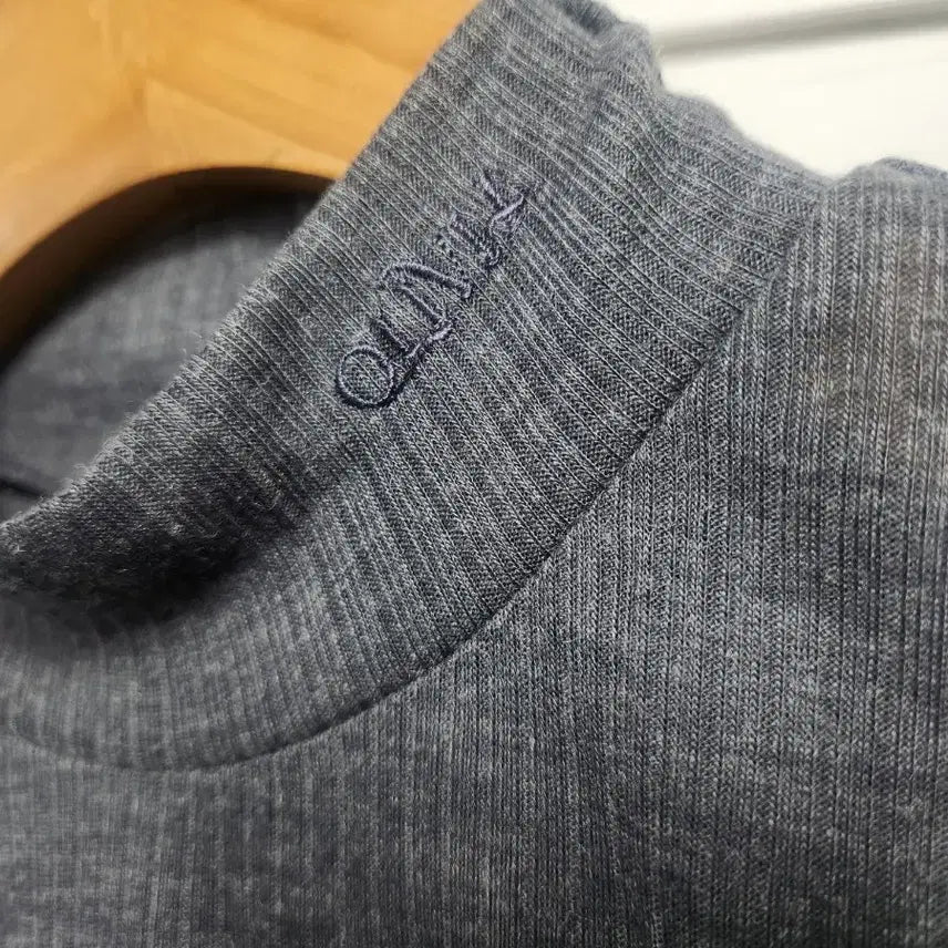 [BUNJANG] Olivia Lauren Ribbed 3/4 Sleeve T-Shirt / 올리비아로렌 골지 7부 티셔츠 90사이즈