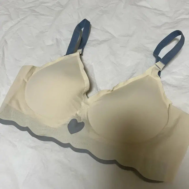 [BUNJANG] Seamless Bra S Size 4 Pieces / 심리스 브라 S사이즈 4장 (새제품)