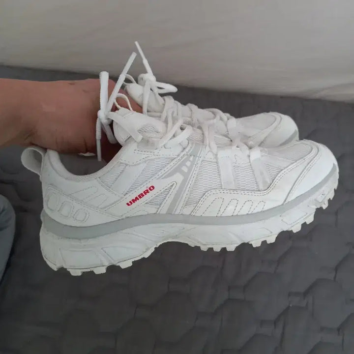 [BUNJANG] Umbro Hex Sneakers 250 / 엄브로 헥스 운동화 250