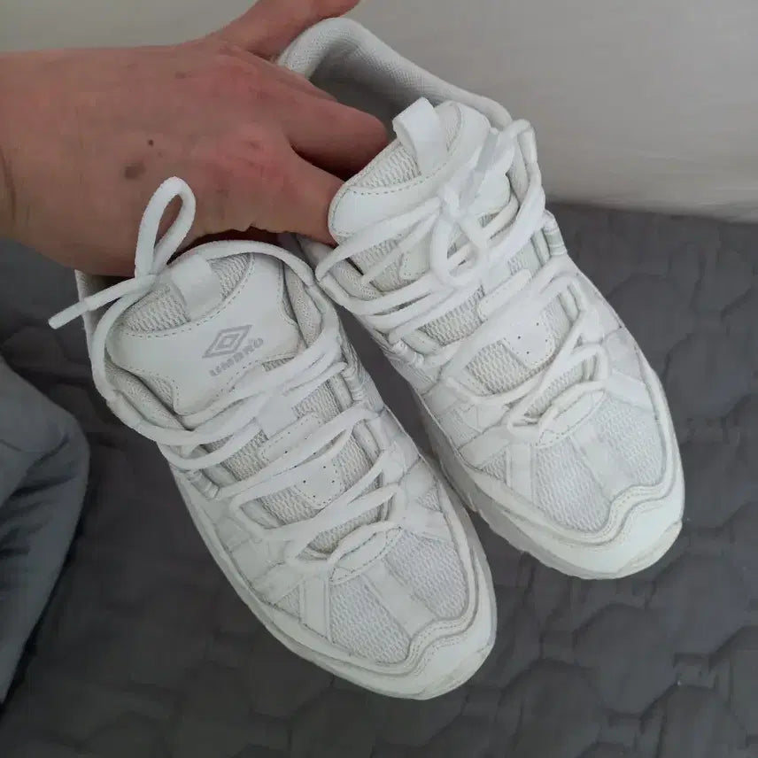 [BUNJANG] Umbro Hex Sneakers 250 / 엄브로 헥스 운동화 250